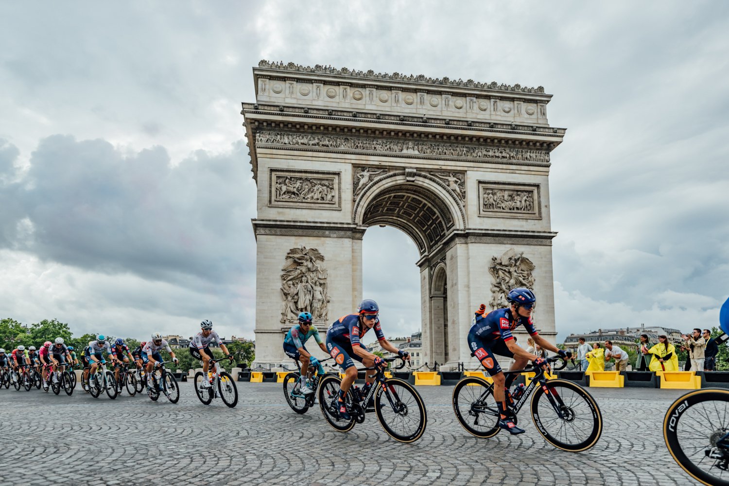CAuldPhoto-2025-TourdeFrance-Stage21-4851-scaled-1